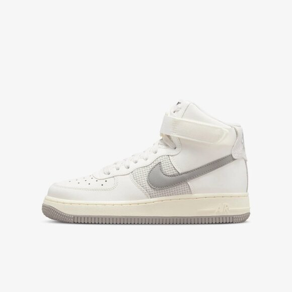 Nike Big Kid Air Force 1 High LE GS Basketball Shoes - Picture 1 of 4